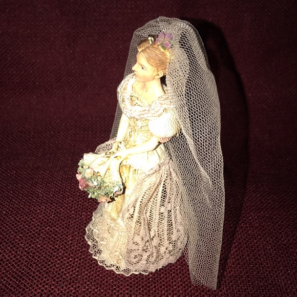 Vintage Ornament Collection Victorian Louis Nichole Bride with Bouquet - Picture 3 of 9